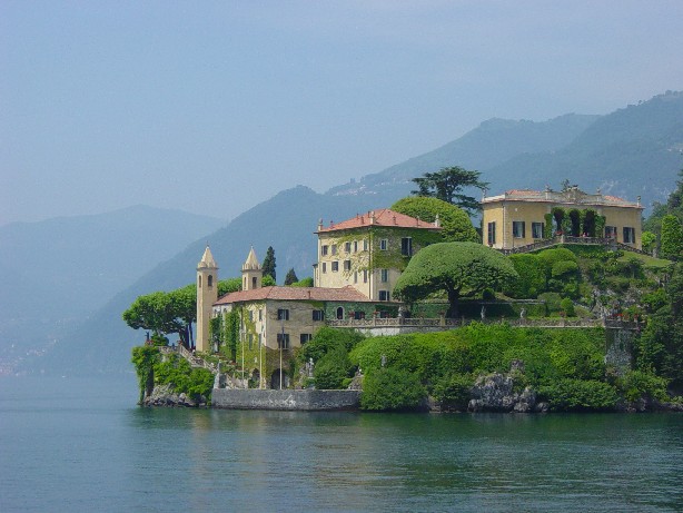 Недвижимость на озерах Италии